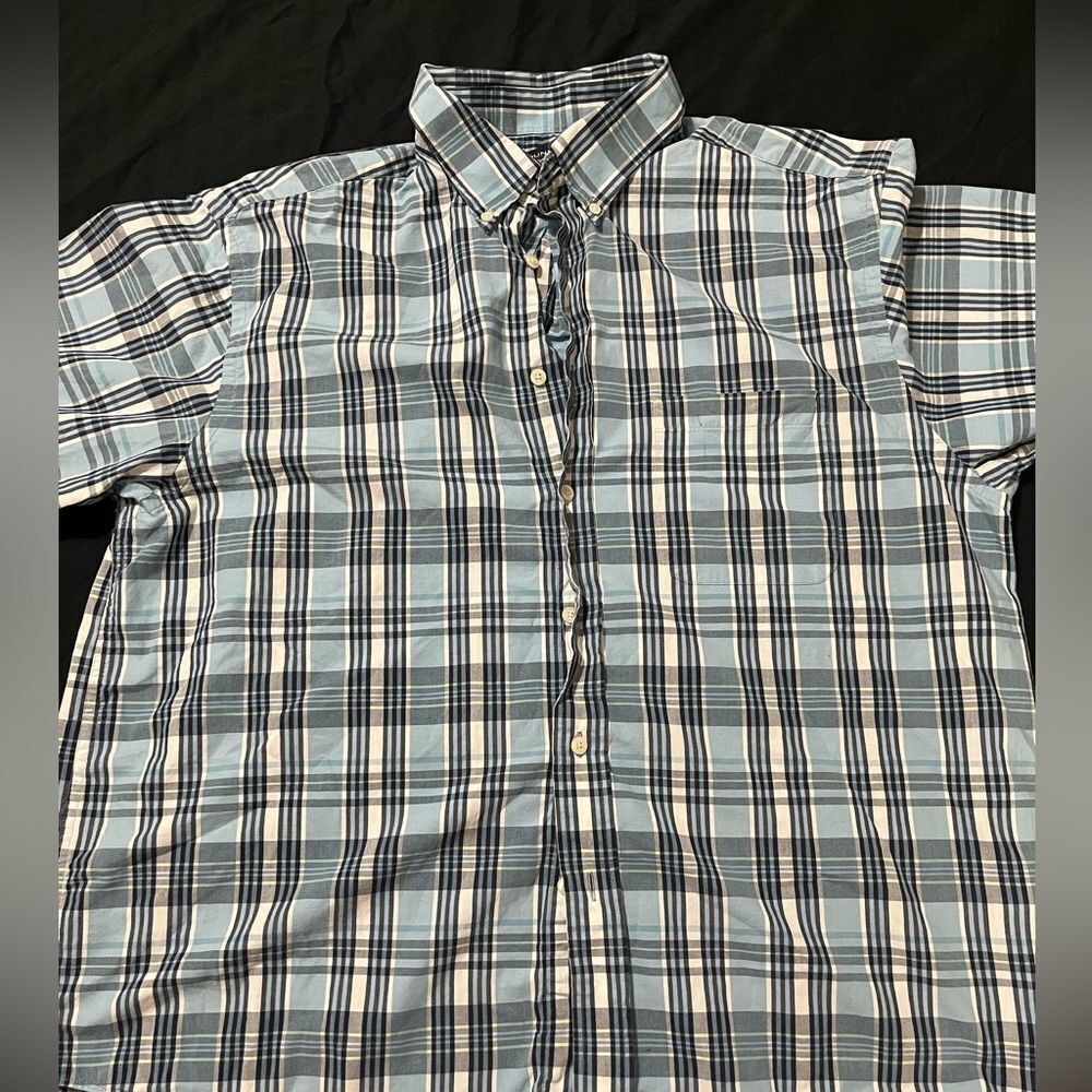Roundtree & Yorke Button Down Shirt